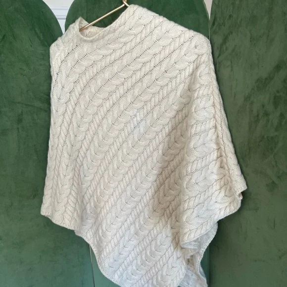 100% Merino Wool 🇮🇪 Made in Ireland Irelandseye Cream Cape Size L/XL - Picture 3 of 9